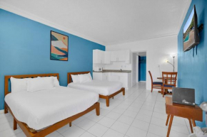 Private Hallandale Beach Studio wBath walking distance to the beach Pool FREE PARKING